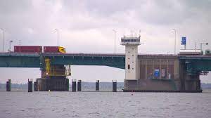 Choose from a wide range of properties which booking.com offers. Haringvlietbrug Versmald En Maximumsnelheid Omlaag Omroep Brabant