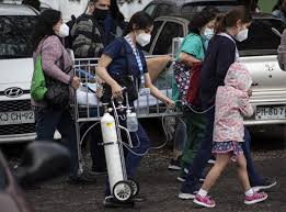 Un incendio ocurrido en la madrugada de este sábado en el hospital san borja, en santiago de chile, obligó a evacuar parte del edificio por el humo y las llamas, sin que se hayan reportado heridos ni muertos en el siniestro, que afectó una unidad de pediatría. Bkzaayas Uqmrm