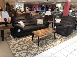 Save On This Rooms To Go 7 Piece Special It Includes A Sofa Recliner Cocktail Table 2 End Tables 2 Lamps Stop In And Save T Rooms To Go Room Living Room