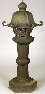 Garden Lantern Japanese Cast Iron Pagoda Form Domed Cover 60 Old Lanterns Lanterns Garden Lanterns