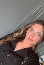 Calling all those little girlies🔊 Back to school hair cut check ✔️ have  you had yours? 💕 Deep conditioning treatment, wash cut and blow dry just  £20 ❤️ Availability next week. Message now to book 📩