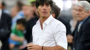 Der bundestrainer mit der hand in der hose wo er danach noch dran riecht 😂😂. Modekolumne Fur Den Mann Es Ist Nicht Jacke Wie Hose Was Fur Ein Hemd Man Tragt Panorama Schwarzwalder Bote