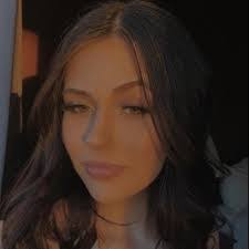 Renee Dillard's Instagram, Twitter & Facebook