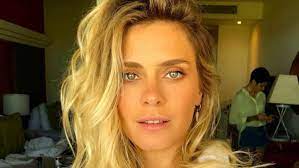 She is an actress, known for cobras & lagartos (2006), laços de família (2000) and senhora do destino (2004). What Is The Net Worth Of Brazilian Actress Carolina Dieckmann