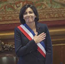 Intervention d'anne hidalgo, le 12 juillet 2021 à villeurbanne seul le prononcé fait foi *** merci mon cher patrick. Frankreich Die Frau Die Hollande Etwas Lacheln Lasst Welt