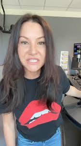 Adele Newton's Instagram, Twitter & Facebook