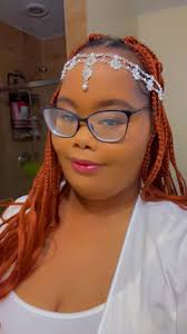 Good day who's available to do a soft glam now ?