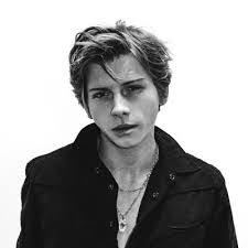 Madison Belcher's Instagram, Twitter & Facebook