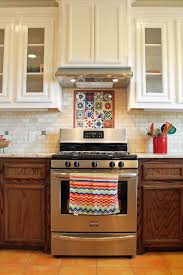 Black And White Spanish Tile Backsplash Spanish Style Kitchen Design With Saltillo Tile Floors And Talavera Stone Backsplash Spanish Tile Kitchen Spanish Style Kitchen Kitchen Inspiration Design