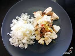 Para poder cocinar al vapor, hay que recurrir a una vaporera eléctrica o a una olla específica para este tipo de cocción. Pechuga De Pollo Al Vapor Con Bacon Y Cebolleta Estuche De Vapor Lekue Ya Estamos En Casita