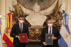 A partir de las 22 de ese 12 de agosto, los periodistas ernesto tenembaum y maría o'donnel entrevistaron a alberto fernández. 0vqz 3bc20nlfm