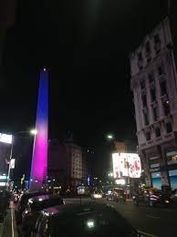 Este ícono porteño fue construido en 1936 por alberto prebish, uno de los principales arquitectos del modernismo argentino, quien también ha diseñado otras grandes estructuras en la. El Obelisco De Noche Buenos Aires Buenos Aires Obeliscos Fondos De Pantalla Atardecer