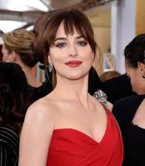 娘の濡れ場は見たくない？ ダコタ・ジョンソンがレッドカーペットで母親と言い争い (2015年2月25日) - エキサイトニュース