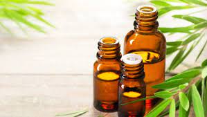 Yes tea tree oil can be quite drying, especially for hair, it is very antiseptic and absorbs excess oils a 100 percent solution of tea tree oil can cause scalp irritation such as dermatitis, which can make hair follicles swell and cause the hair to fall out. Tea Tree Oil For Hair 5 Benefits Of The Essential Oil You Can T Ignore