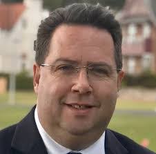 Craig Hoy's Instagram, Twitter & Facebook