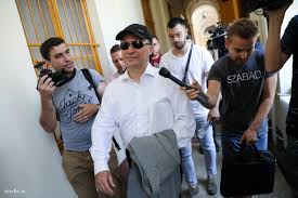 A barna szépséggel a színész, rendező, producer tomán szabinával kötött házasságában született lánya, amira is remekül kijön. Index In English Request To Extradite Nikola Gruevski Denied By Hungarian Court Behind Closed Doors