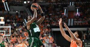 Hayes-Davis at the buzzer lifts Panathinaikos over Valencia in OT thriller