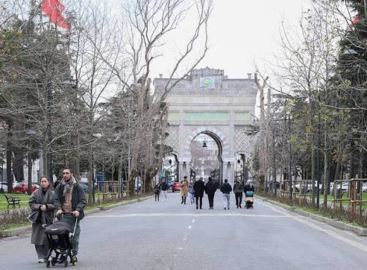 Üniversiteler yarın tatil mi? 16 Ekim cuma günü özel ve devlet üniversitelerinde ders işlenecek mİ? İstanbul, İstanbul Teknik ve Marmara üniversitesi tatil mi? 