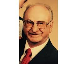 Walter Makowski's Instagram, Twitter & Facebook