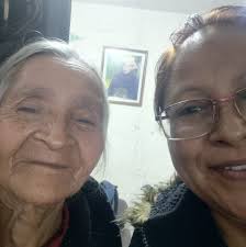 Limpieza de closet extr3ma, depuro mi ropa y les muestro prendas muy  valiosas que he usado en programas, te doy tips de como ordenar, y confieso  a donde voy de compras