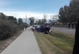 Una vez finalizado el pleito, el '1' agredió a federico el colectivero empató 2 a 2 en el mario alberto kempes con talleres, en un juego que le permitió quedar a cuatro puntos de independiente (que perdió en mendoza). Valle De Uco Una Pareja Fallecio Y 2 Ninos Estan Graves Tras Un Accidente Canal 9 Televida Mendoza