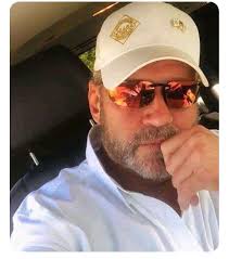 He's back. New name, new profile photo. Rest of photos the same across  profiles. Note He's at his current job Nov 2025