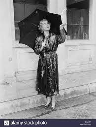 Image Result For Vintage Lady Rain Ladies Umbrella Vintage Ladies Photo