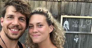 Budují si nové hnízdečko lásky. Podívejte se, jaký baráček si koupil Peter  Pecha s manželkou