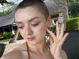 Maisie Williams Shaved Her Head and Went Back to Natural Eyebrows