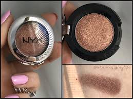 Nyx Prismatic Shadow Bedroom Eyes A Beautiful Rich Chestnut Shade It Goes On Very Pigmented No Primer Needed A Must Ha Bedroom Eyes Eyeshadow Shadow