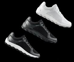 Sika Bubble Bahnt Den Weg Fur Einen Neuen Trend Bei Arbeitsschuhen Mit Seinem Stylischen Design Turnschuhe Nike Arbeitsschuhe Berufsschuhe