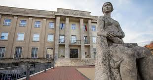 The university of pannonia (university of veszprém until march 1, 2006; Alapitvanyi Fenntartasu Lesz A Pannon Egyetem Veol