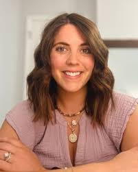 Jessica Meadows's Instagram, Twitter & Facebook