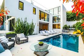 150 Stunning Celebrity Homes Celebrity Houses Hollywood Hills Homes Celebrity Homes For Sale