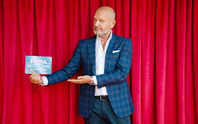 Al momento abbiamo 15 episodi nel nostro archivio, il primo dei quali è stato trasmesso il gennaio 2021. La Pupa E Il Secchione E Viceversa Anticipazioni Puntata Del 21 Gennaio