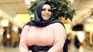 Model baju gamis untuk orang gemuk agar terlihat langsing yang selanjutnya ada abaya simpel yang satu ini. 54 Foto Baju Muslim Casual Untuk Orang Gemuk Terbaik Modelbaju Id