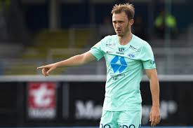 Fredrik aursnes (born 10 december 1995) is a norwegian professional footballer who plays as a midfielder for eliteserien club molde. Leeds Monitor 5m Rated Fredrik Aursnes A Smart Move By Bielsa