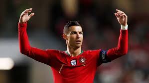 يعتبر علي دائي اللاعب الوحيد في تاريخ كرة القدم الذي سجل أكثر من مئة هدف دولي، حيث سجل 109 أهداف منها 28 في مباريات ودية. ØªØ¹Ø±Ù Ø¹Ù„Ù‰ Ø¹Ø¯Ø¯ Ø£Ù‡Ø¯Ø§Ù Ø±ÙˆÙ†Ø§Ù„Ø¯Ùˆ Ø§Ù„Ù…ØªØ¨Ù‚ÙŠØ© Ù„ØªØ­Ø·ÙŠÙ… Ø±Ù‚Ù… Ø¹Ù„ÙŠ Ø¯Ø§Ø¦ÙŠ Ø§Ù„Ù‡Ø¯Ø§Ù Ø§Ù„ØªØ§Ø±ÙŠØ®ÙŠ Ù„Ù„Ù…Ù†ØªØ®Ø¨Ø§Øª