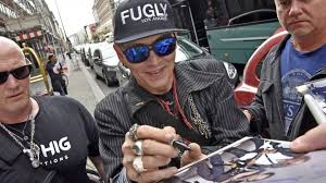 Mitwirkte, starb im alter von nur 53 jahren. Johnny Depp Rockt In Zitadelle Aber Warum Sieht Er So Schlecht Aus B Z Berlin