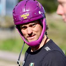 Serieledande Linköping på besök. Matchstart 15.15. Hur tror du matchen  slutar? En person vinner lunch i The Locker Room för två personer! Tippa  slutresultat. Utslagsfrågan: Vem gör första målet för FBK och