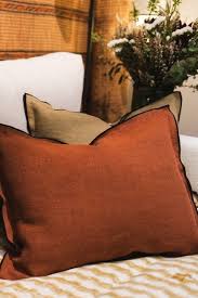 Tendance La Couleur Miel Ambre Dans La Deco Coussin Lin Housse De Coussin Coussin