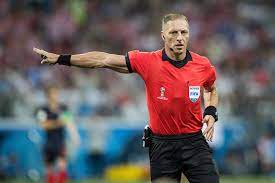 Mal colocado en la jugada, pero correcta aplicación del reglamento en el gol de brasil. Nestor Pitana Pfeift Endspiel Der Wm 2018