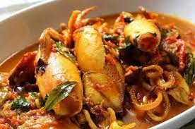 Biar gak bosan masak itu2 aja bisa cobain resep ini bunda. Resep Gulai Sotong Enak Kaya Akan Protein Merahputih