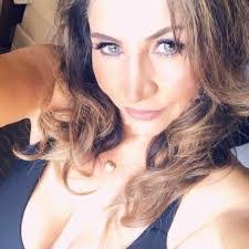 Julie Villegas's Instagram, Twitter & Facebook