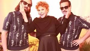 Jun 16, 2021 · ornella vanoni vanta ben 65 anni di carriera musicale e ben 61 album pubblicati. Ornella Vanoni E I Suoi Toy Boys Colapesce E Dimartino Faremo Quello Che Tu Vuoi La Repubblica
