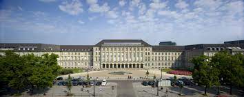 Centrally located student residence with 327 beds in the middle of berlin cult kiez wedding. Ernst Reuter Haus Berlin St Raum A Landschaftsarchitektur Berlin
