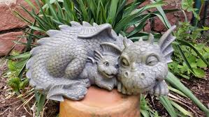 Drache Mutter Mit Kind Gartenfigur Garten Figur Deko Drache Neu Garten Amp Terrasse Dekoration Gartenfiguren Dragon Decor Dragon Garden Dragon Figurines