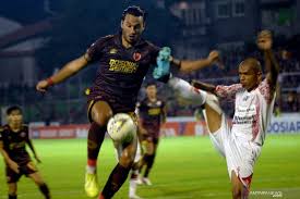 Player stats of ezra walian (persib bandung) goals assists matches played all performance data. Ezra Walian Targetkan Buat Lebih Banyak Gol Di Liga 1 2020 Antara News