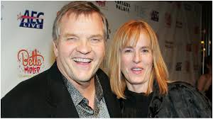 Deborah Gillespie's Instagram, Twitter & Facebook