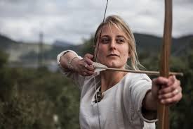 Vikings transports us to the brutal world of ragnar lothbrok, a viking warrior and farmer who yearns to explore and raid the distant shores across the ocean as ambition and innovation rattle his civilization. Erleben Sie Die Kultur Der Wikinger Norwegens Beste Wikingerattraktionen